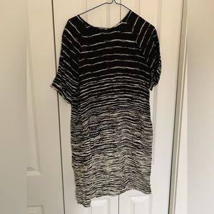 Vince black and white 100% silk mini dress size XS
